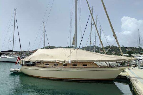 Island Packet 370 Yacht For Sale