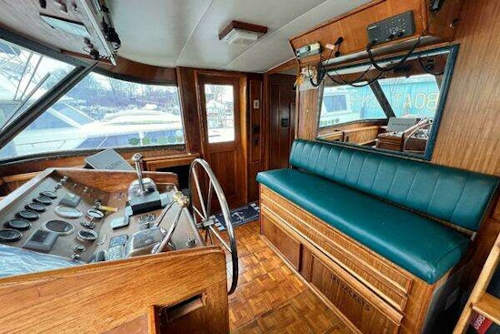 Hatteras 58 MY Yacht For Sale