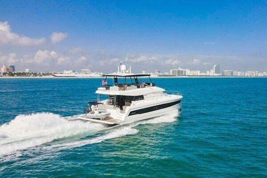 Fountaine Pajot MY6 Yacht For Sale