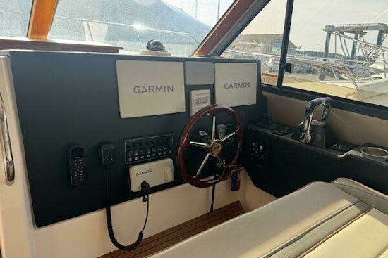 Cutwater C-32 CB Yacht For Sale