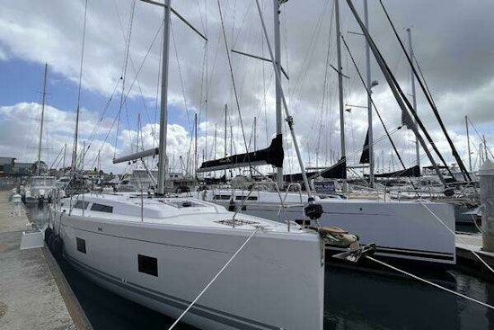Hanse 418 Yacht For Sale