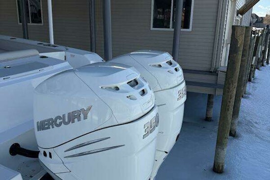 Boston Whaler 33 Outrage Yacht For Sale