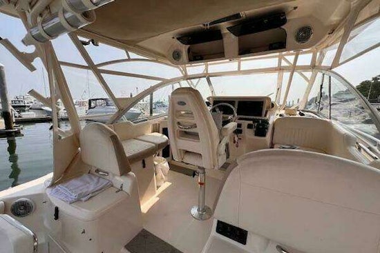 Grady-White 330 Express Yacht For Sale