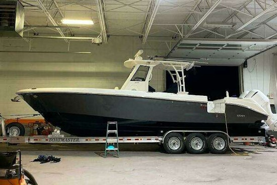 Everglades 325 Yacht For Sale