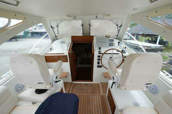 MJM 34z Express HT Yacht For Sale