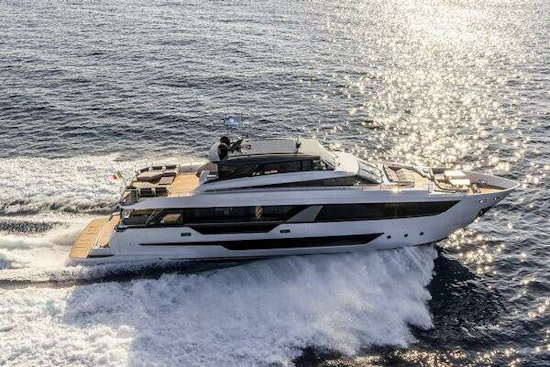 Ferretti Yachts Skydeck Yacht For Sale
