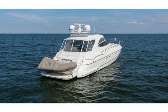 Cruisers Yachts 5370 EXPRESS Yacht For Sale