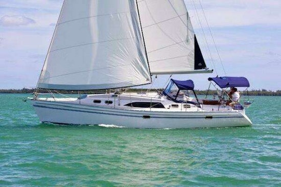 Catalina 385 Yacht For Sale