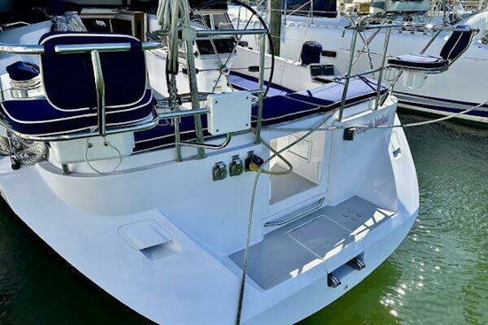 Catalina 385 Yacht For Sale