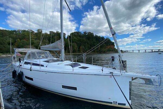 Dufour 390 Yacht For Sale