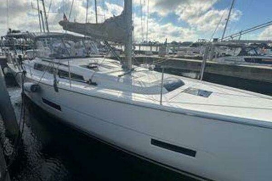 Dufour 430 Yacht For Sale