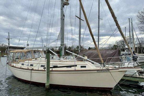 Island Packet 40 Yacht For Sale