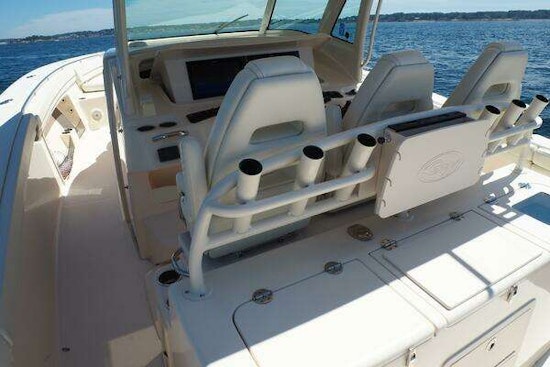 Grady-White Canyon 376 Yacht For Sale