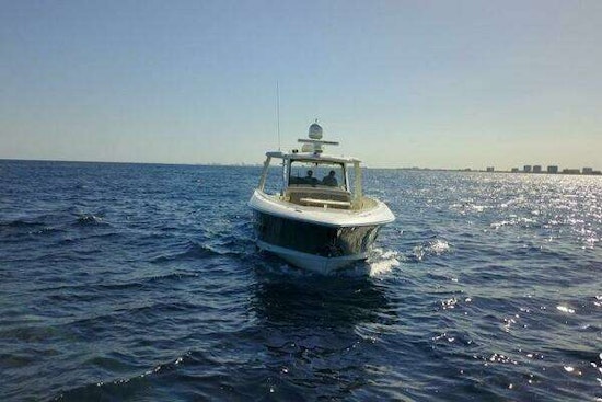 Boston Whaler  Yacht For Sale