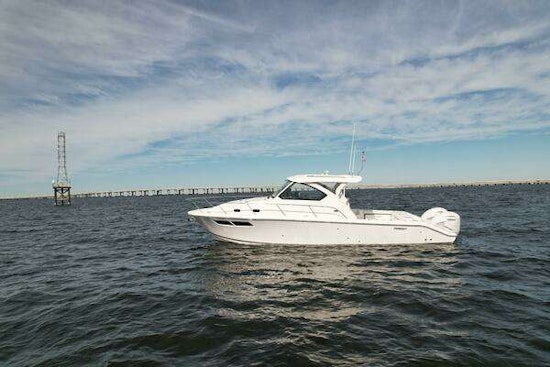 Pursuit 355 Offshore Yacht For Sale