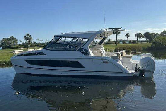 Aquila 36 Sport Yacht For Sale