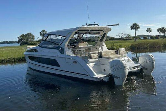 Aquila 36 Sport Yacht For Sale