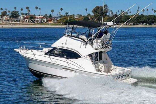 Riviera 33 Convertible Yacht For Sale