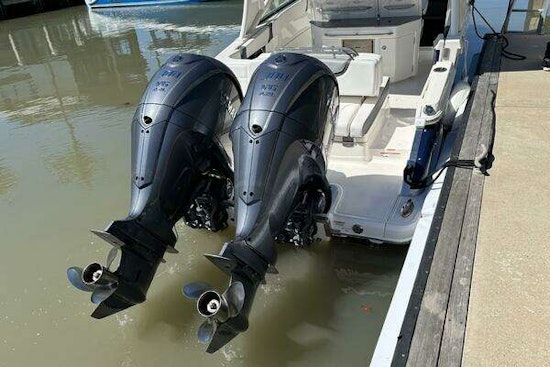 Chaparral 300 OSX Yacht For Sale