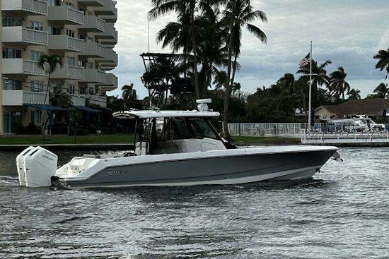 Boston Whaler 360 Outrage Yacht For Sale