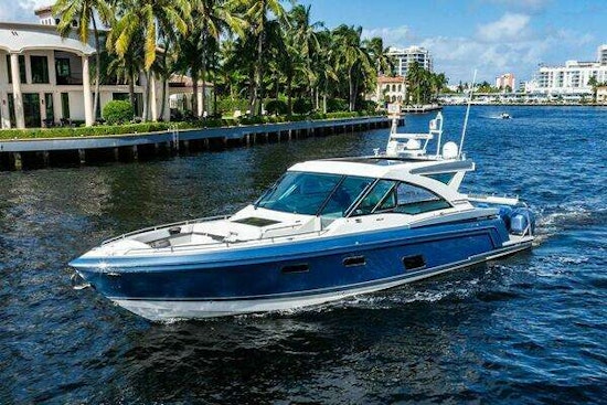 Formula 430 All Sport Crossover Yacht For Sale
