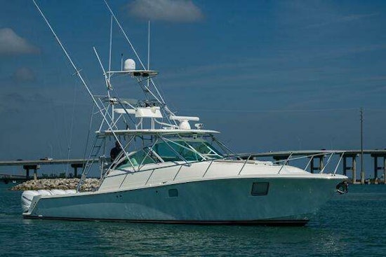 SeaVee 43 Express Yacht For Sale