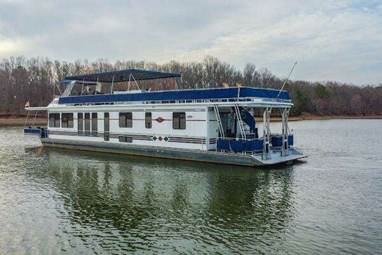 Stardust Cruisers 72' x 16' Yacht For Sale