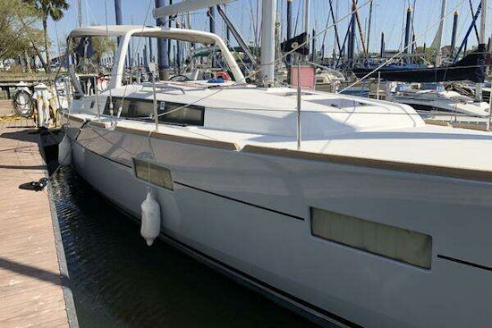 Beneteau Oceanis 38 Weekender Yacht For Sale