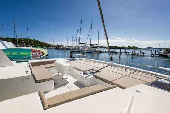 Bali 5.4 Yacht For Sale