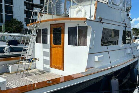 Lyman-Morse Flybridge Cruiser Yacht For Sale