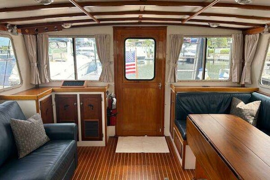 Lyman-Morse Flybridge Cruiser Yacht For Sale