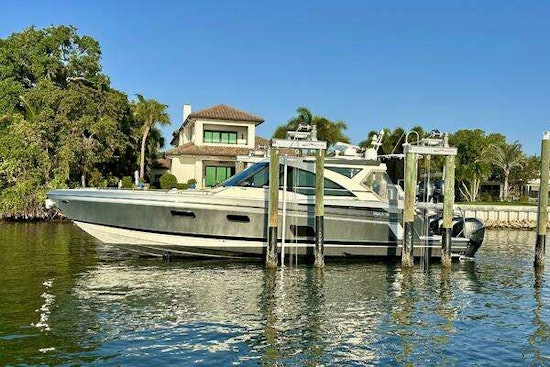 Formula 430 Yacht For Sale