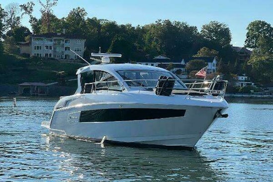 Cruisers Yachts Express Coupe Yacht For Sale