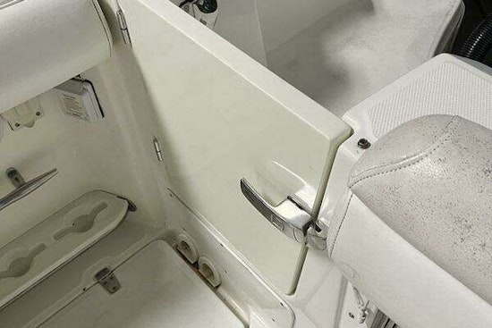 Boston Whaler 350 Outrage Yacht For Sale
