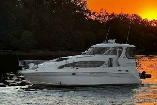 Sea Ray 39 Motor Yacht Yacht For Sale