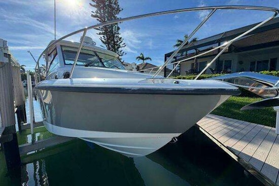 Boston Whaler 315 Conquest Yacht For Sale