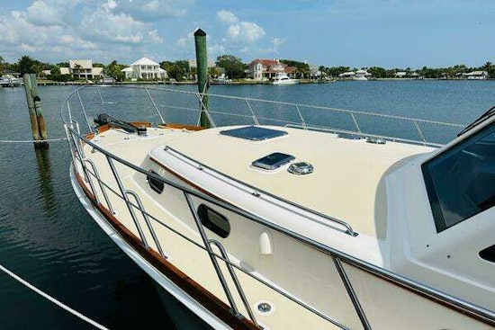 Grand Banks 46 Eastbay SX Yacht For Sale