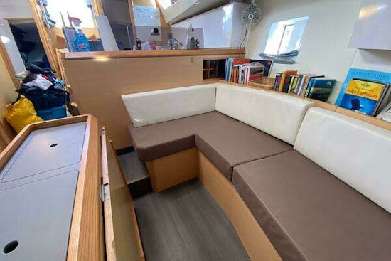Allures 39.9 Yacht For Sale