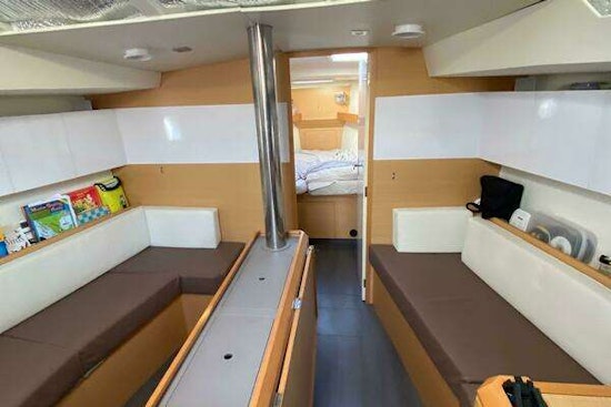 Allures 39.9 Yacht For Sale