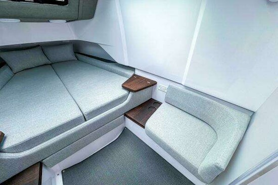 Axopar 37XC CROSS CABIN Yacht For Sale