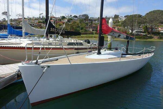 Maxi Dolphin CrossCurrent 33 Yacht For Sale