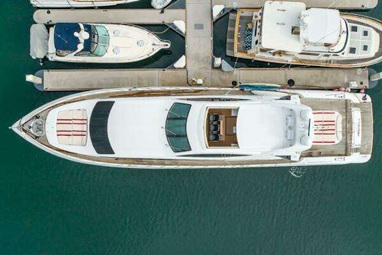 Mangusta 105 Sport Yacht For Sale