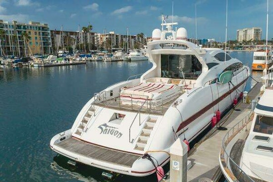 Mangusta 105 Sport Yacht For Sale