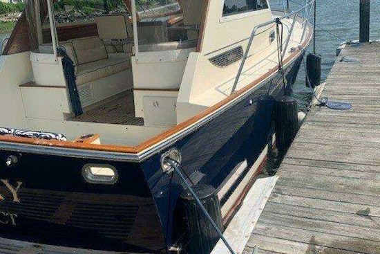 Legacy 32 Yacht For Sale
