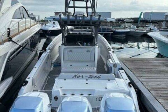 Nor-Tech 390 Sport Yacht For Sale
