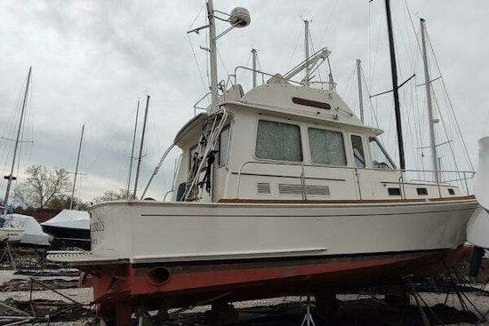 Grand Banks Eastbay 40 Yacht For Sale
