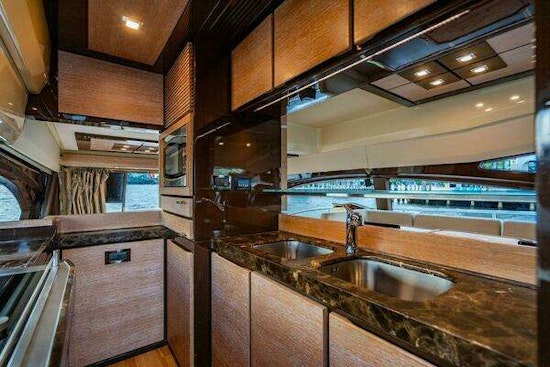 Azimut Fly Yacht For Sale