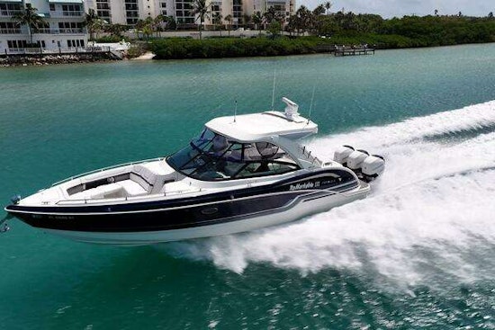 Formula 350 Crossover Bowrider OB Yacht For Sale