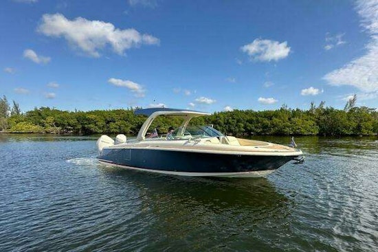 Chris-Craft Launch 31 GT Yacht For Sale