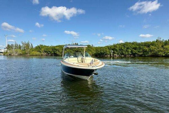 Chris-Craft Launch 31 GT Yacht For Sale